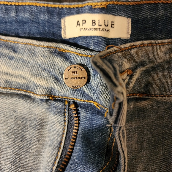 Flare Jeans - Picture 4 of 7